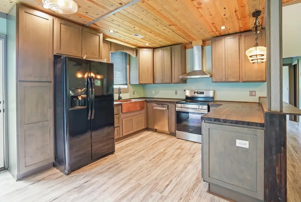 483 Kentucky 70 Eubank KY 42567