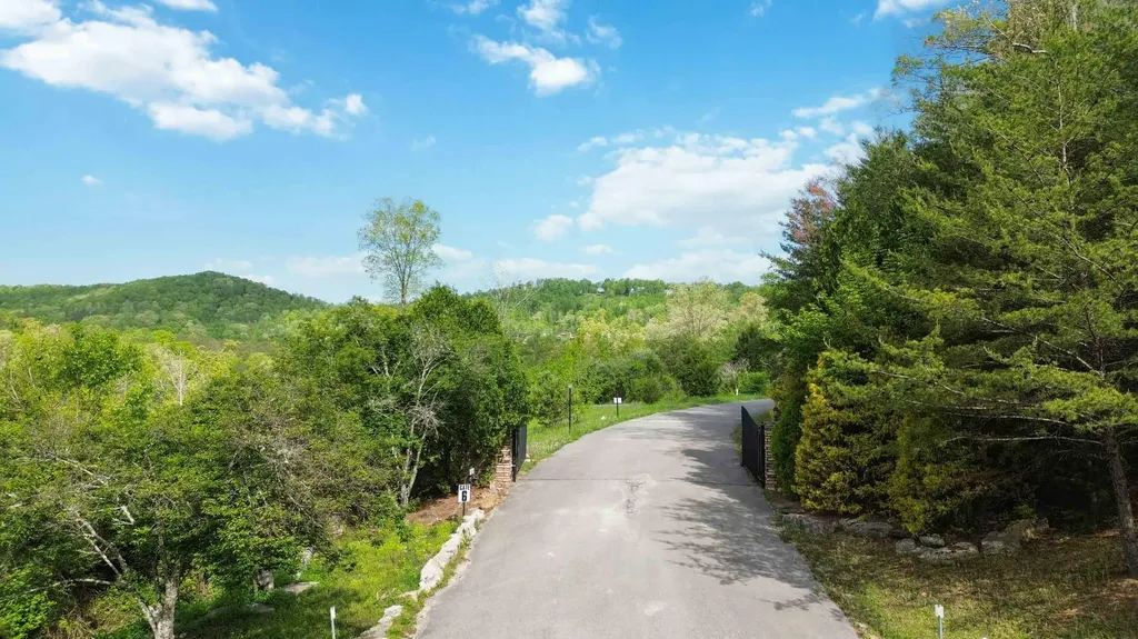 570 Indian Creek Burnside KY 42519