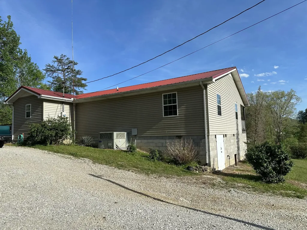 231 Cox Lane Williamsburg KY 40769