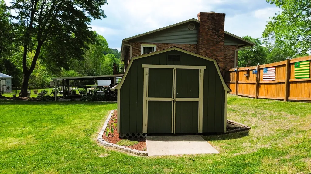 140 Tuit Acres Drive Corbin KY 40701