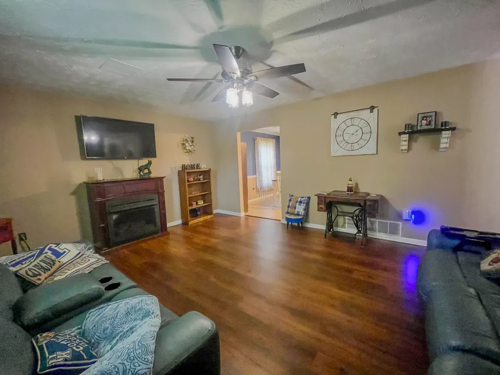 140 Tuit Acres Drive Corbin KY 40701