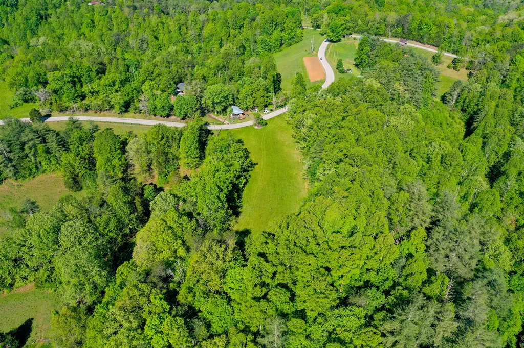 7777 State Highway 2016 Beattyville KY 41311