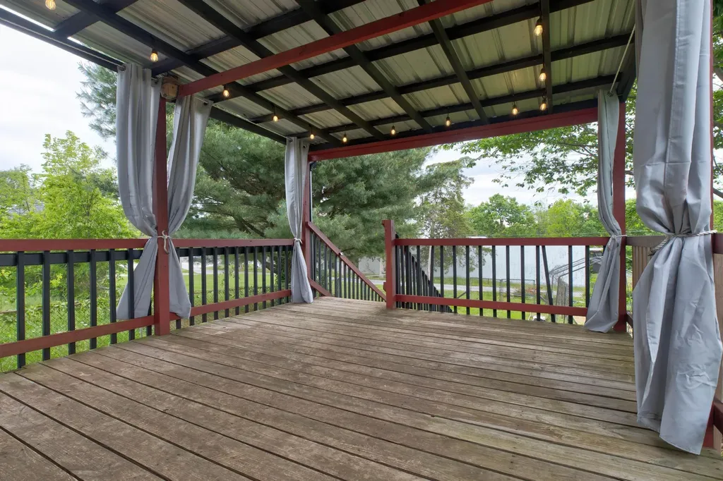1920 Brent Street Paris KY 40361