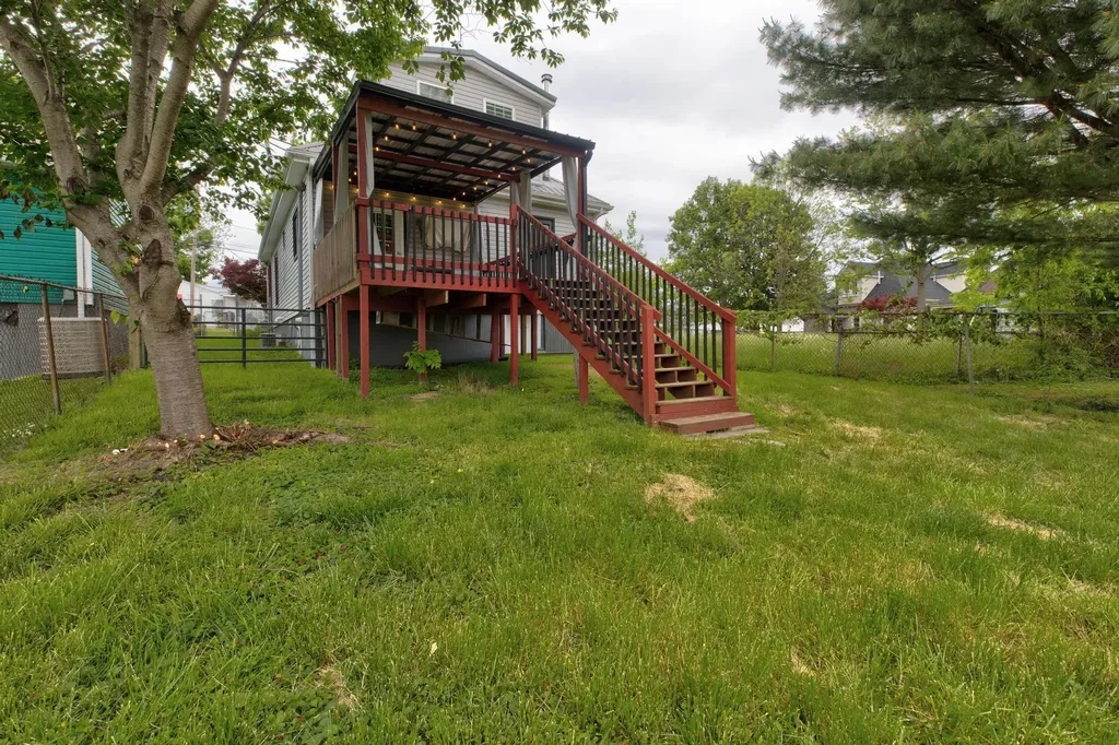 1920 Brent Street Paris KY 40361