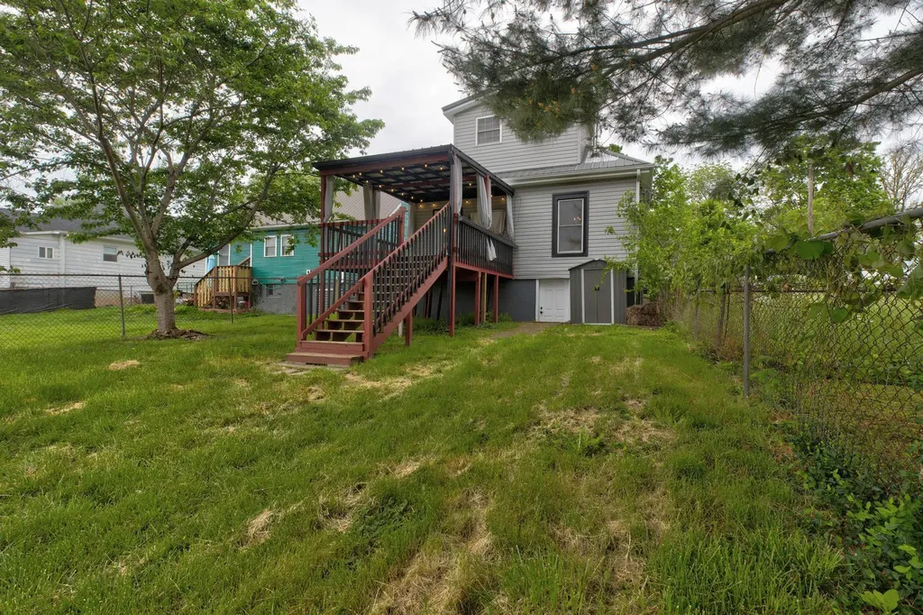 1920 Brent Street Paris KY 40361