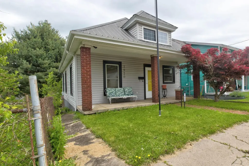 1920 Brent Street Paris KY 40361