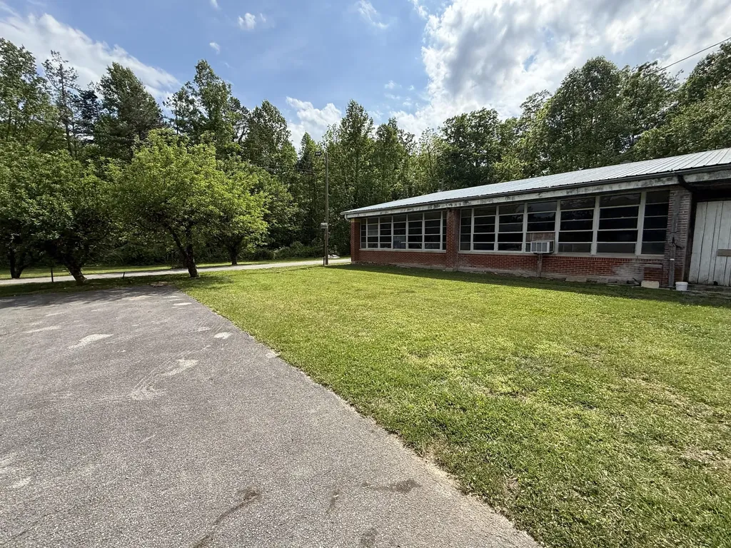 100 Nolan Lane Somerset KY 42501