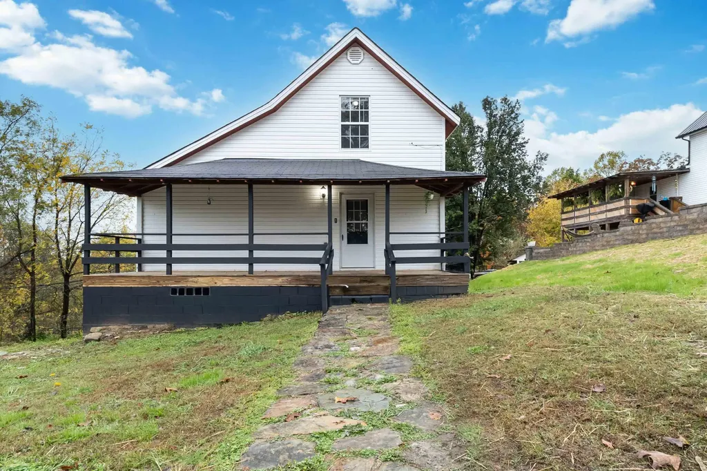 96 Kinne Street Stearns KY 42647