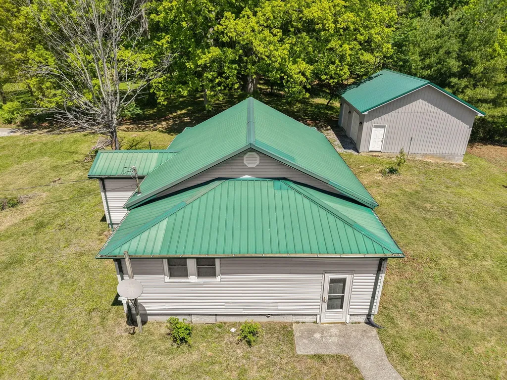 221 Earl Ross Road Stearns KY 42647
