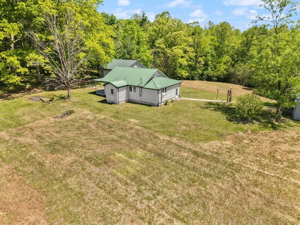221 Earl Ross Road Stearns KY 42647