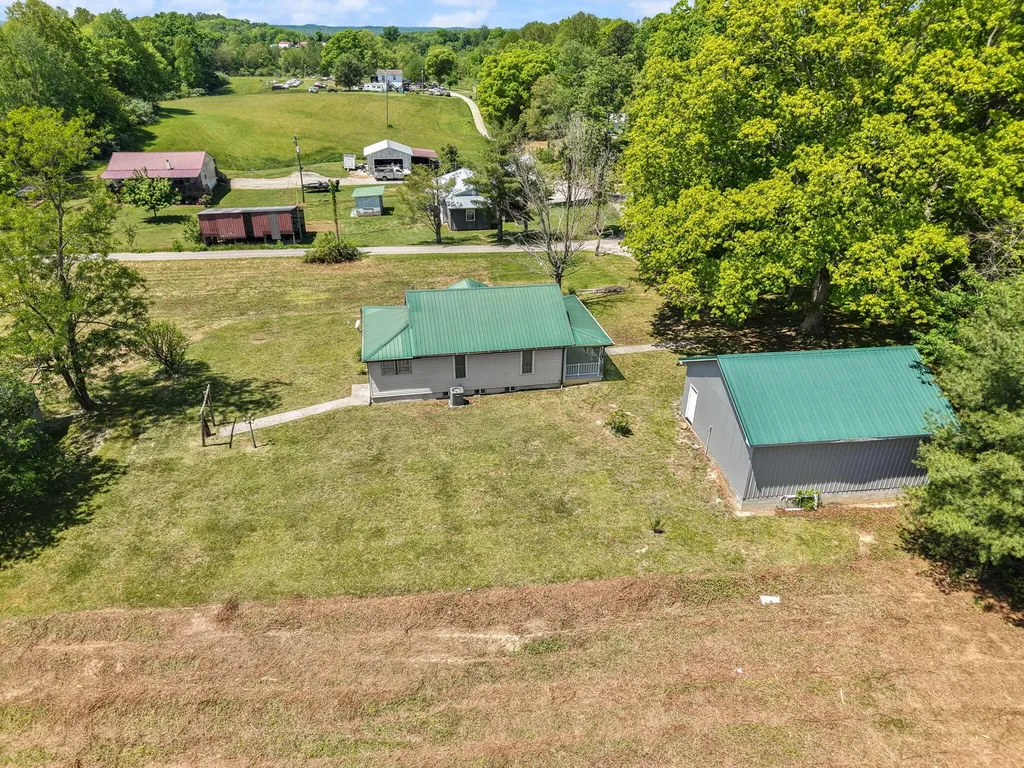 221 Earl Ross Road Stearns KY 42647