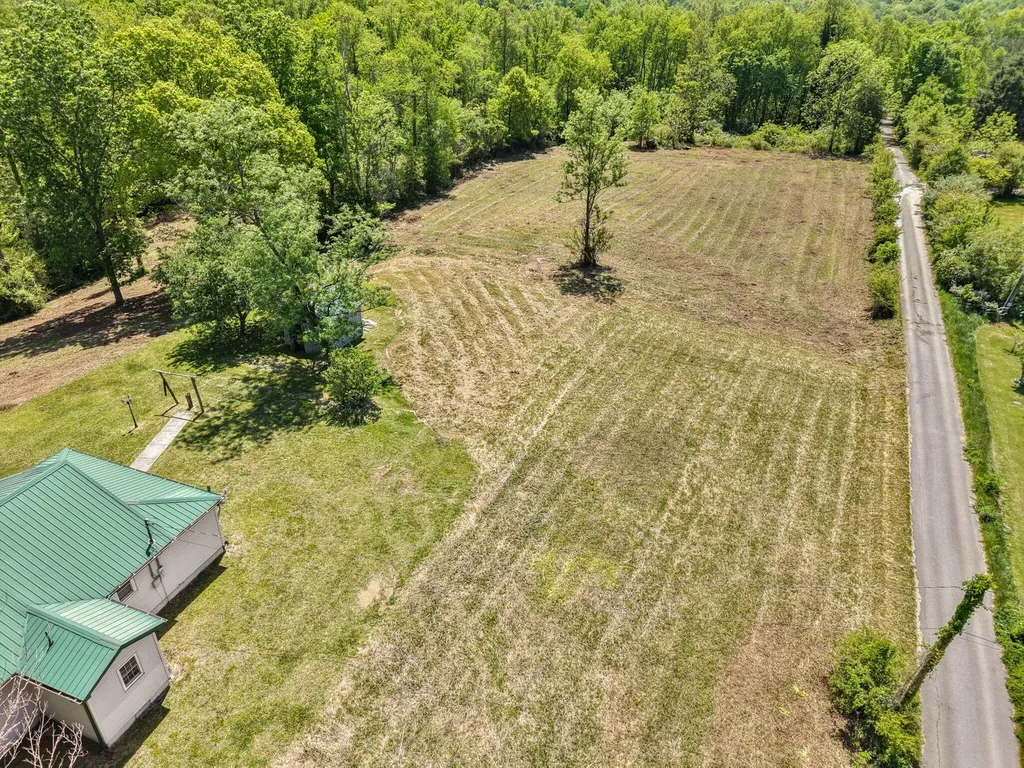 221 Earl Ross Road Stearns KY 42647
