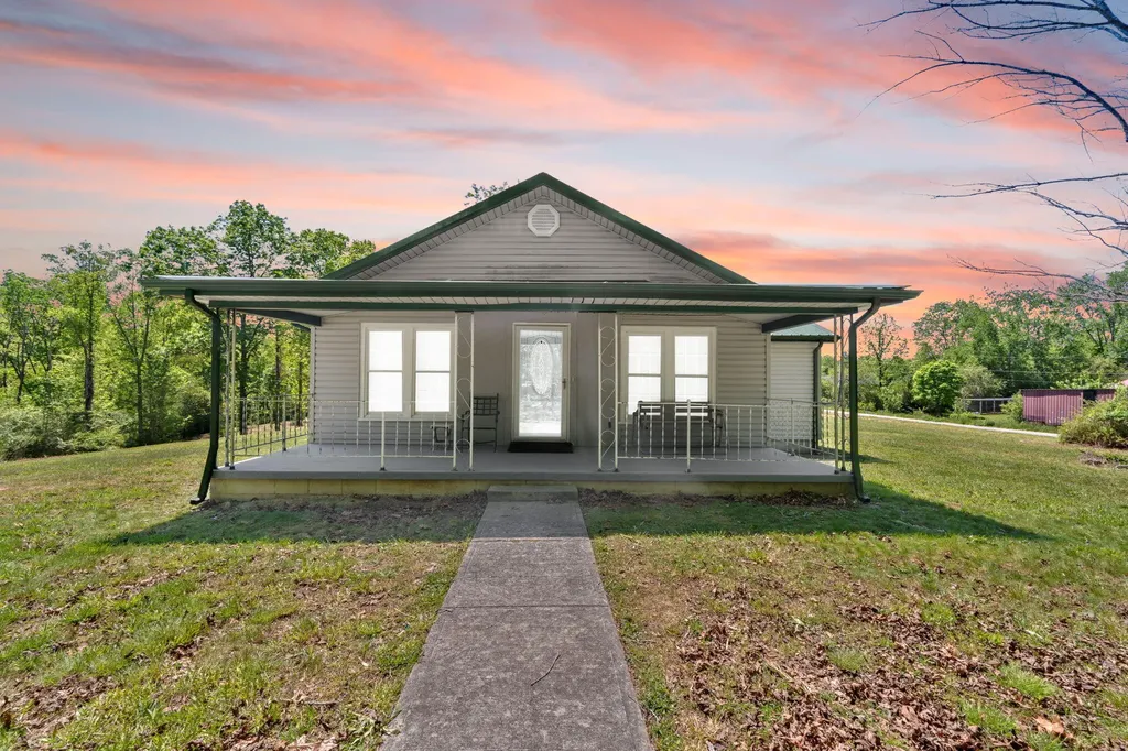 221 Earl Ross Road Stearns KY 42647