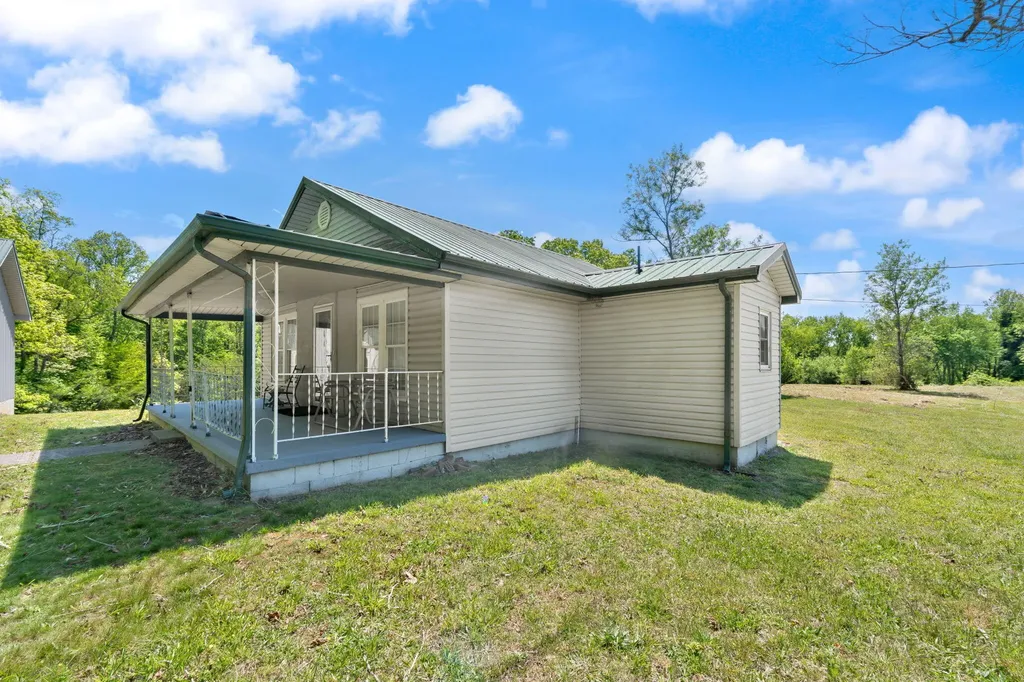 221 Earl Ross Road Stearns KY 42647