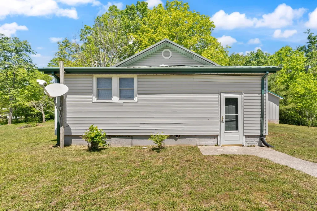 221 Earl Ross Road Stearns KY 42647