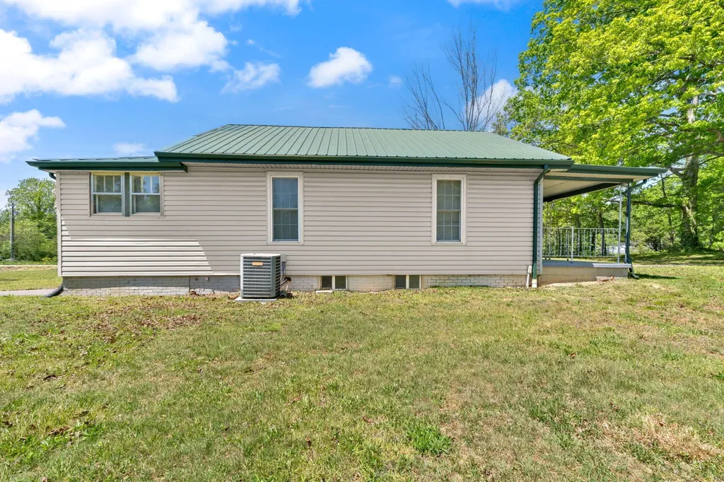 221 Earl Ross Road Stearns KY 42647