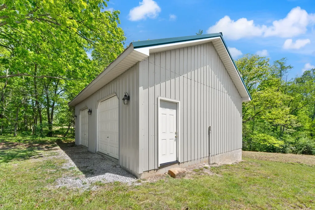 221 Earl Ross Road Stearns KY 42647