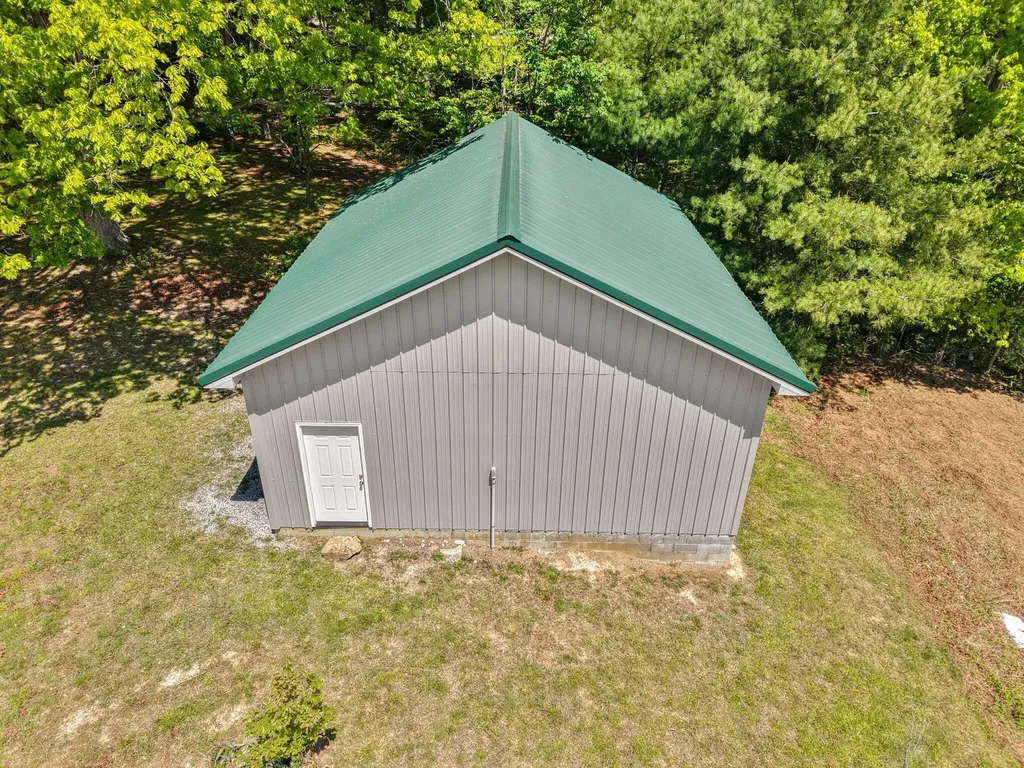 221 Earl Ross Road Stearns KY 42647