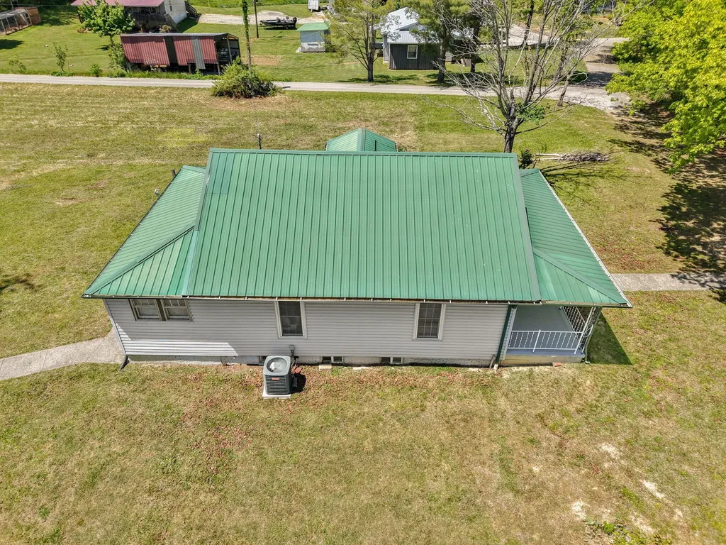 221 Earl Ross Road Stearns KY 42647