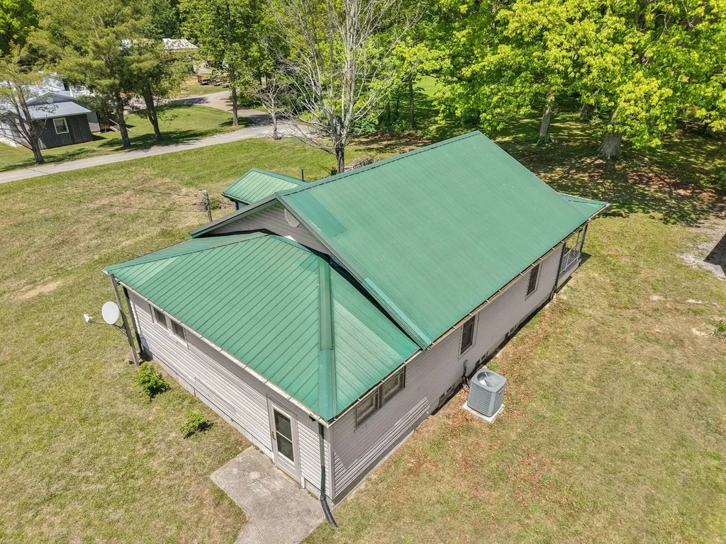 221 Earl Ross Road Stearns KY 42647