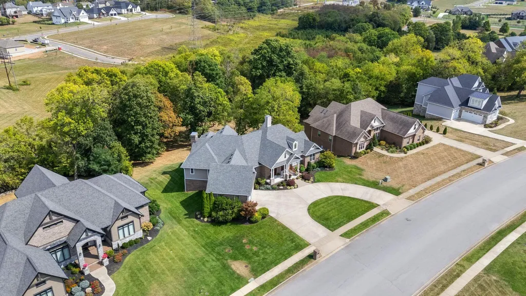 613 Old Coach Road Nicholasville KY 40356