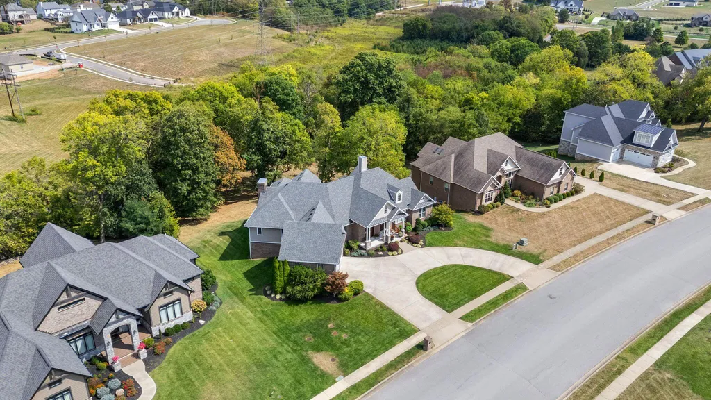 613 Old Coach Road Nicholasville KY 40356