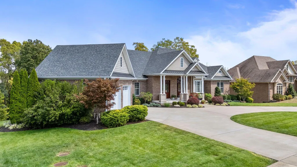 613 Old Coach Road Nicholasville KY 40356