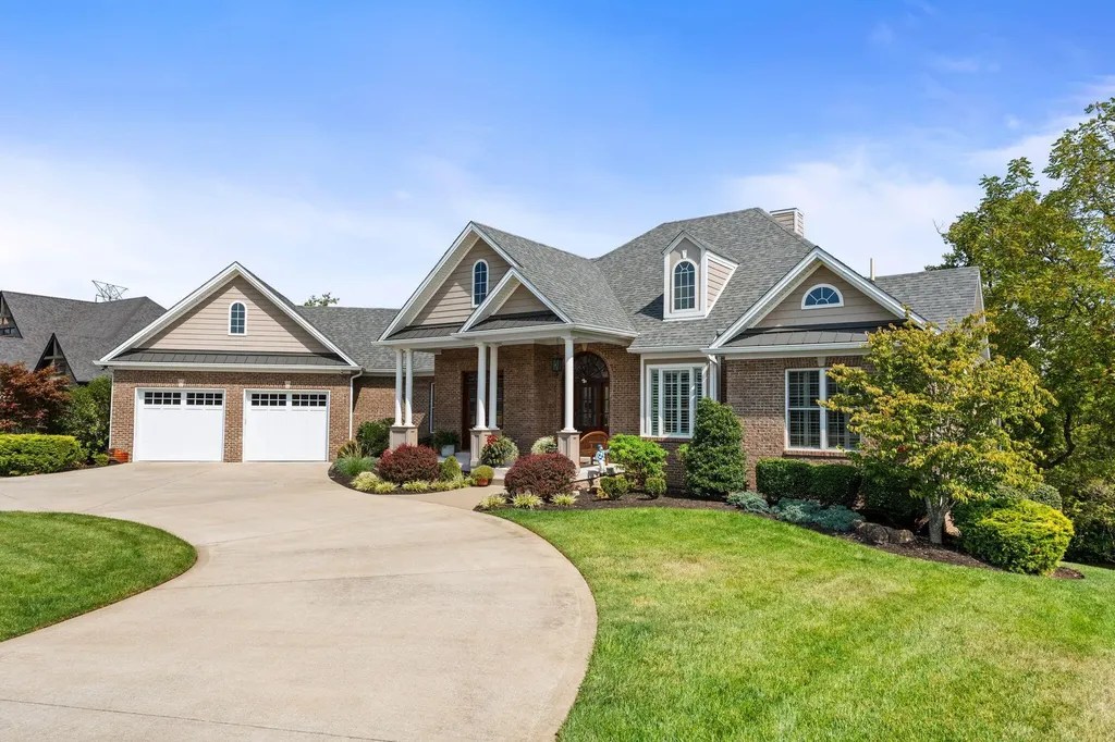 613 Old Coach Road Nicholasville KY 40356