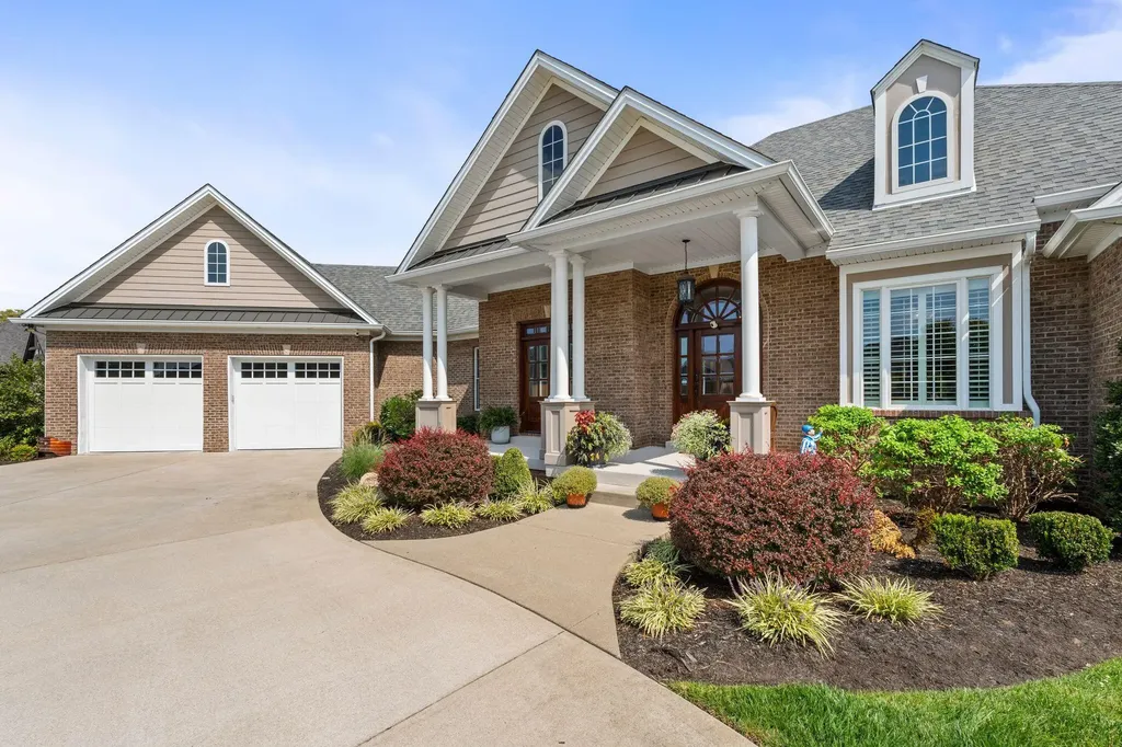 613 Old Coach Road Nicholasville KY 40356
