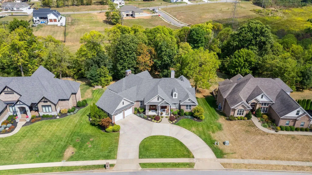 613 Old Coach Road Nicholasville KY 40356