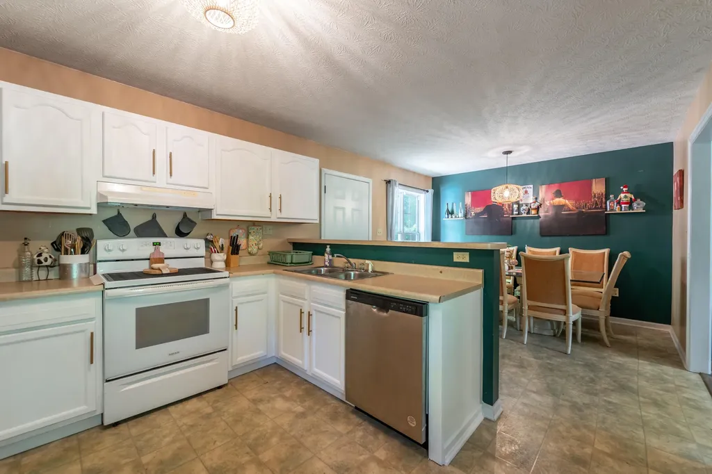6111 N Wilderness Road Mt Vernon KY 40456