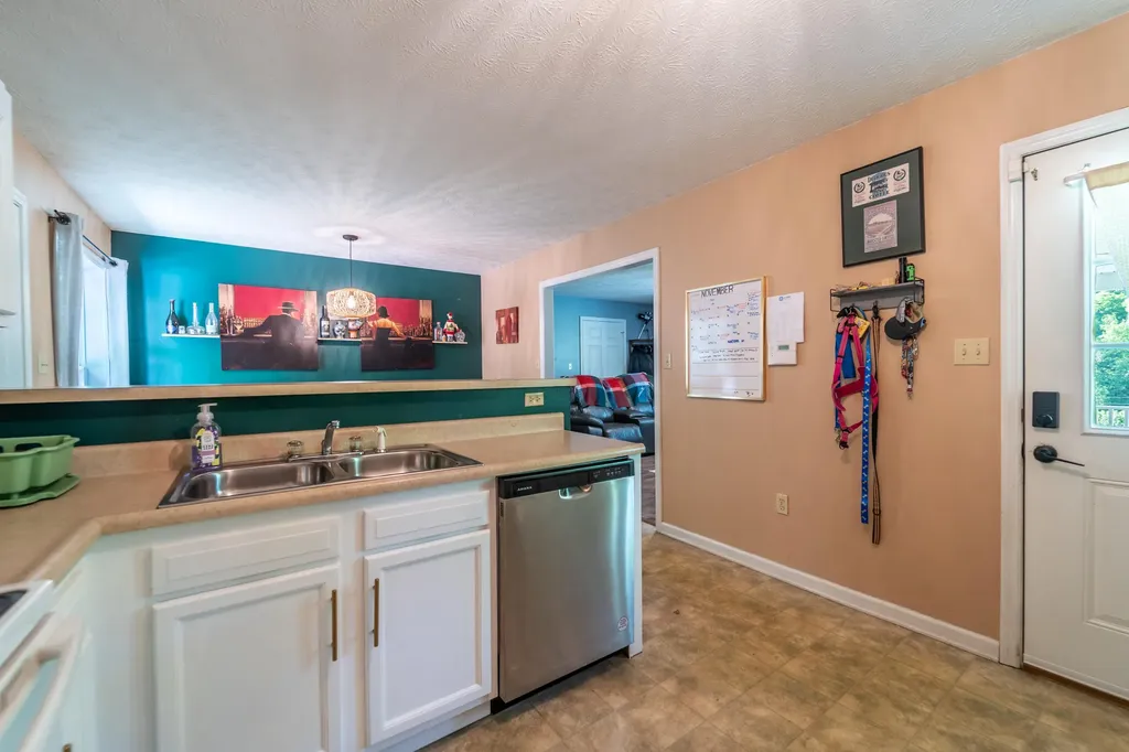 6111 N Wilderness Road Mt Vernon KY 40456