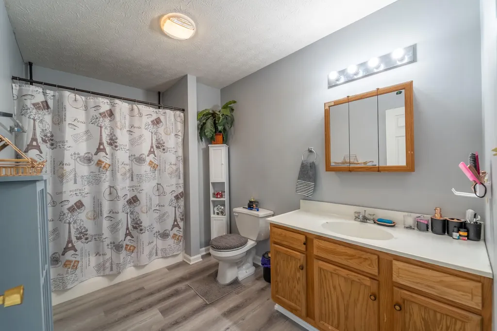 6111 N Wilderness Road Mt Vernon KY 40456