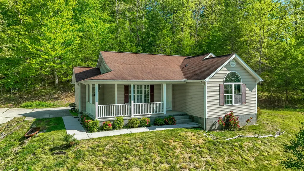6111 N Wilderness Road Mt Vernon KY 40456