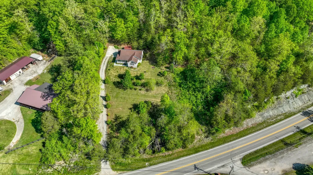 6111 N Wilderness Road Mt Vernon KY 40456