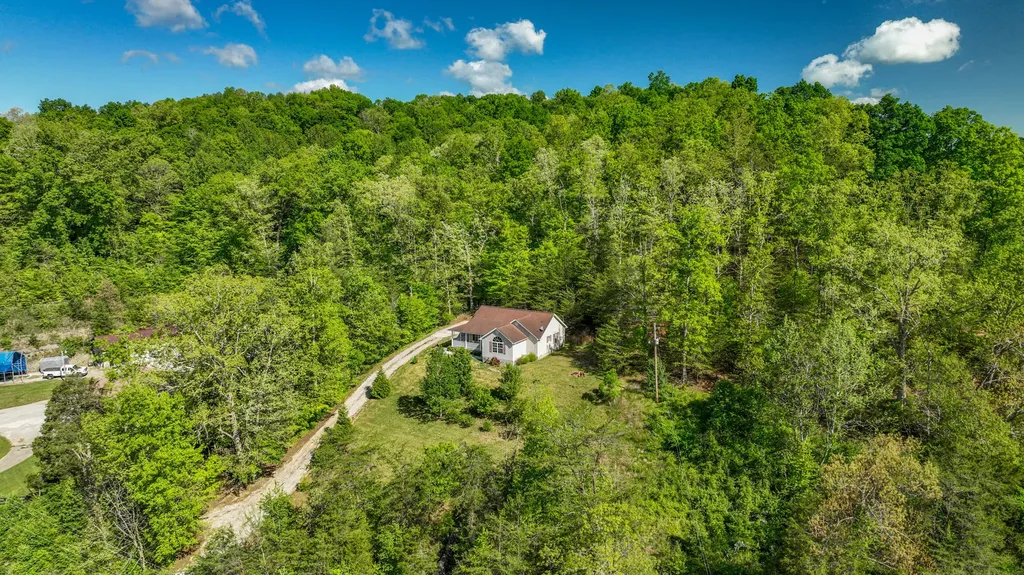 6111 N Wilderness Road Mt Vernon KY 40456