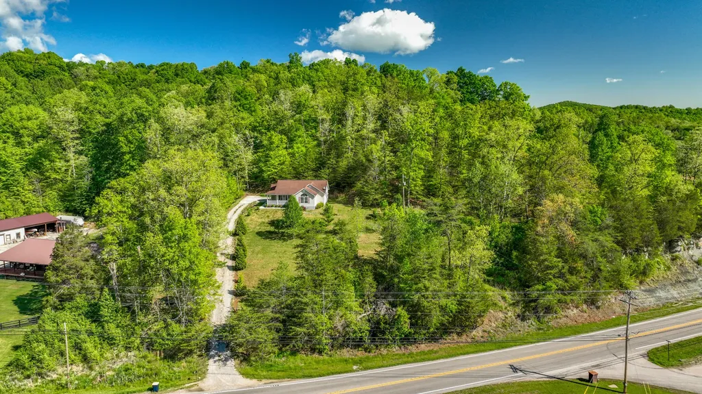 6111 N Wilderness Road Mt Vernon KY 40456