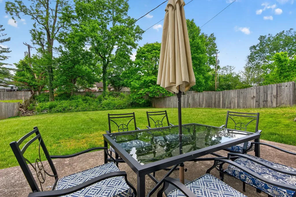 124 Manitoba Lane Lexington KY 40515