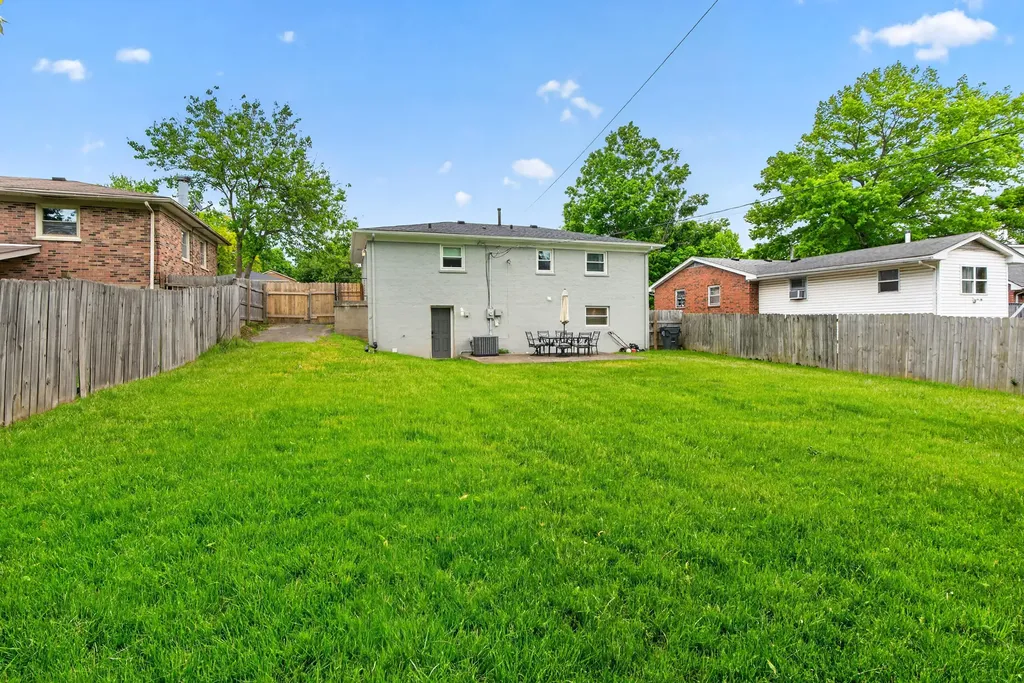 124 Manitoba Lane Lexington KY 40515