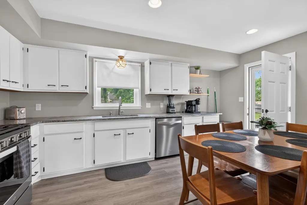 124 Manitoba Lane Lexington KY 40515