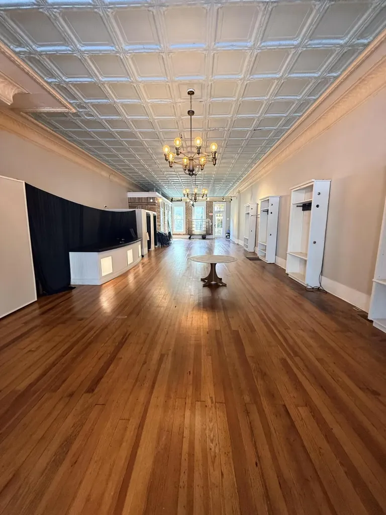 11 S Main Street Winchester KY 40391