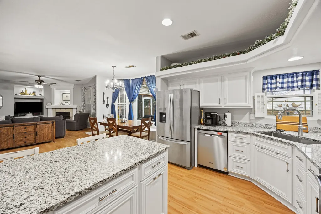 2704 Timber Oaks Lexington KY 40511