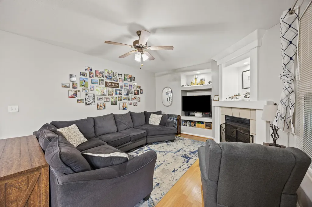 2704 Timber Oaks Lexington KY 40511