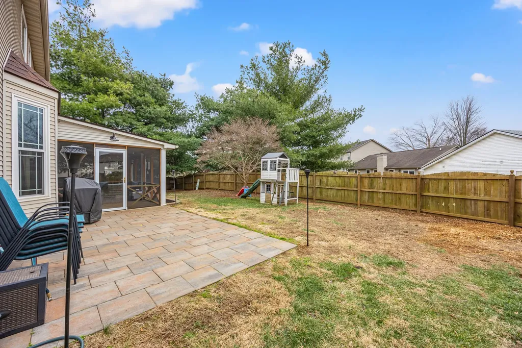 2704 Timber Oaks Lexington KY 40511
