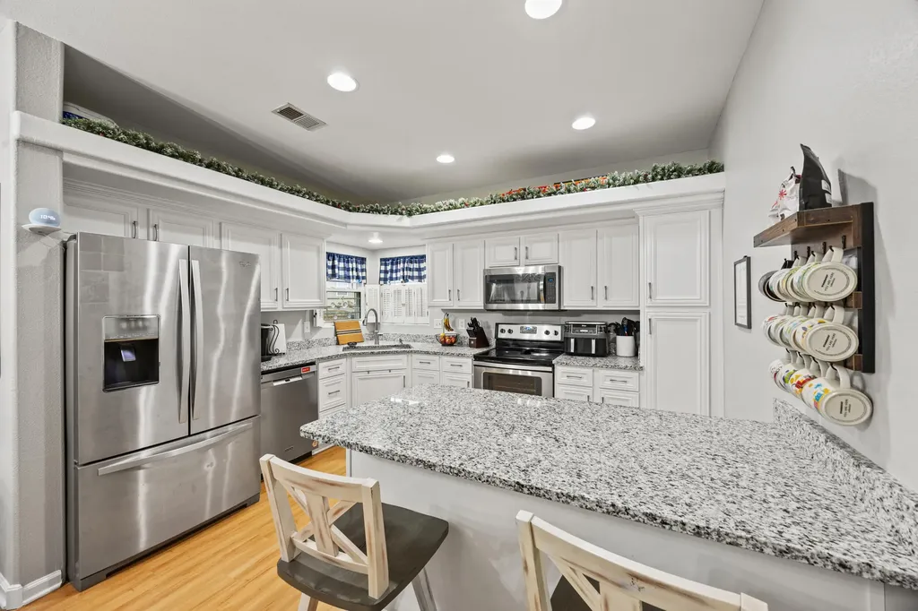 2704 Timber Oaks Lexington KY 40511