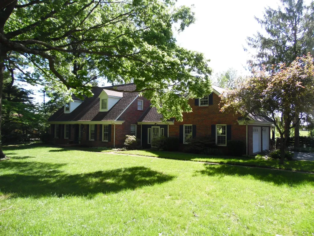 290 Heritage Road Versailles KY 40383