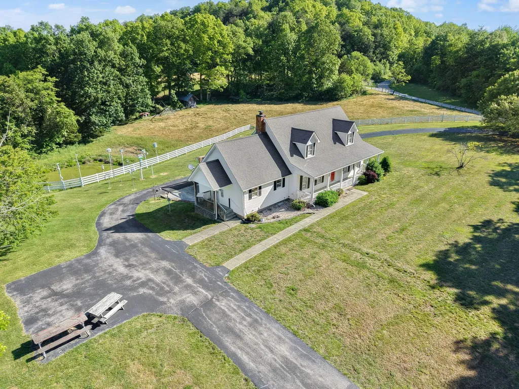 1213 Spann Hill Road Monticello KY 42633