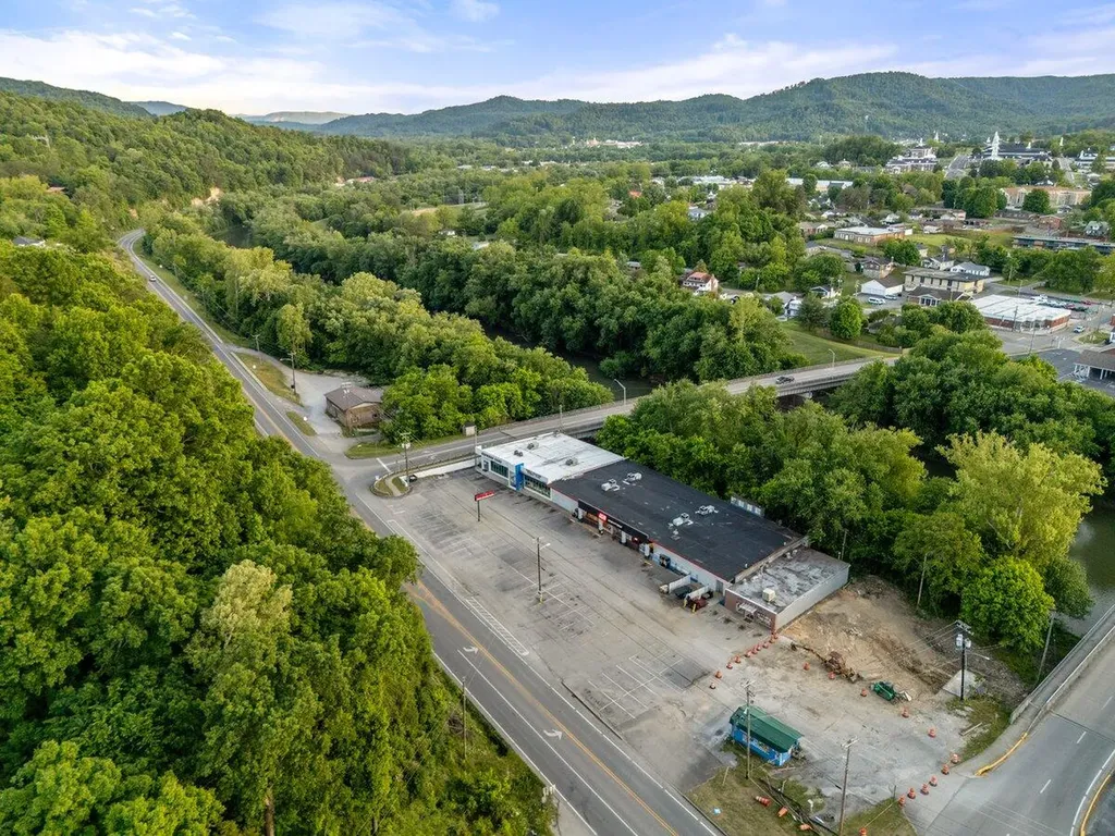 47 S Highway 25 Williamsburg KY 40769