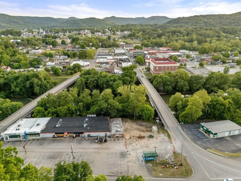 47 S Highway 25 Williamsburg KY 40769