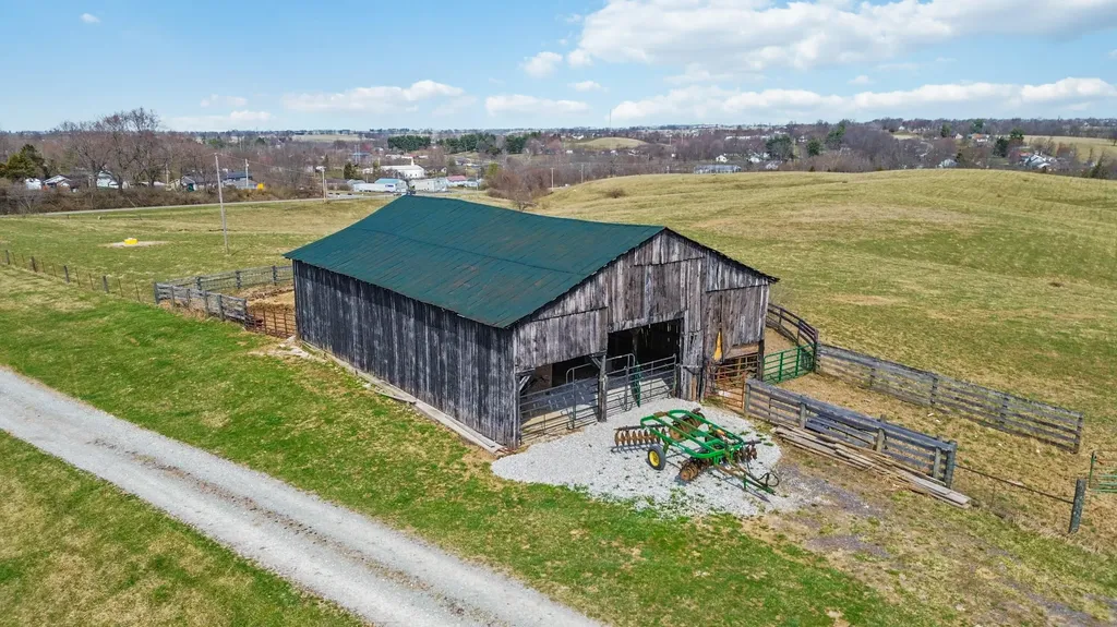 1630 Richmond Road Berea KY 40403